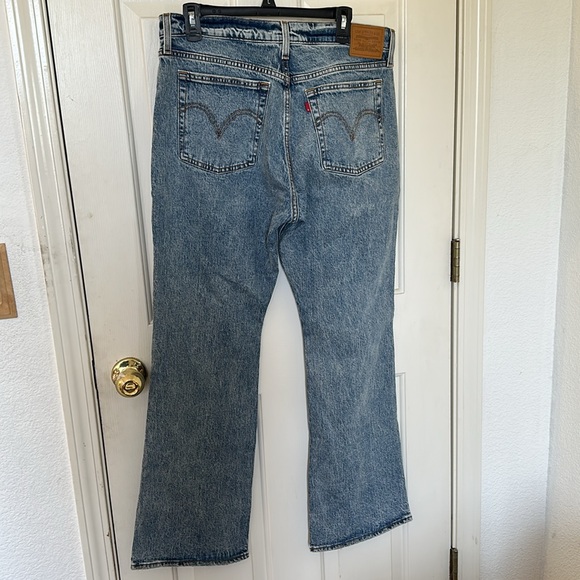 WEDGIE BOOTCUT WOMEN'S JEANS
Medium wash








18 - Picture 9 of 9